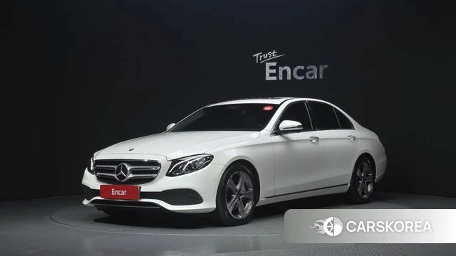 Mercedes-Benz E-Class W213 2019 Белый из Кореи