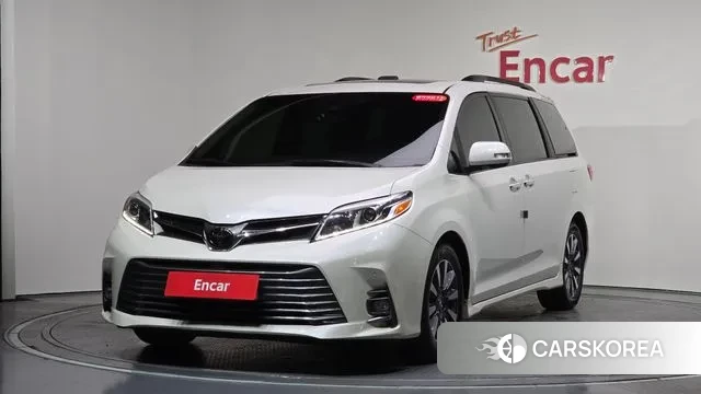 Toyota Sienna 2018 Белый из Кореи