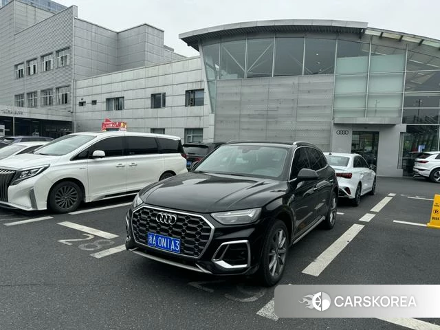 Audi Q5L 2022 Черный из Китая