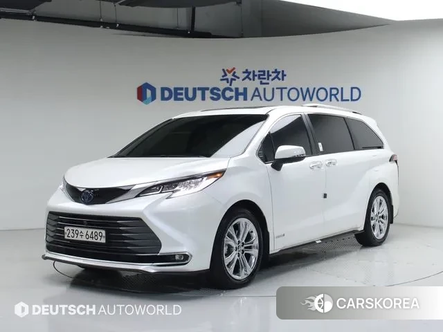 Toyota Sienna 4th Generation 2021 Белый из Кореи
