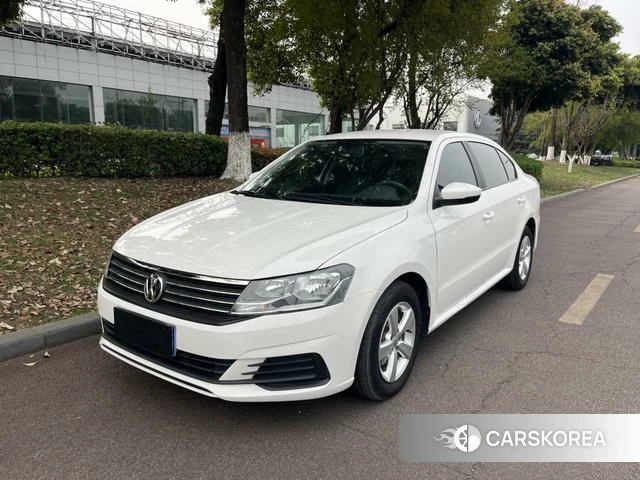 Volkswagen Lavida 2022 Белый из Китая