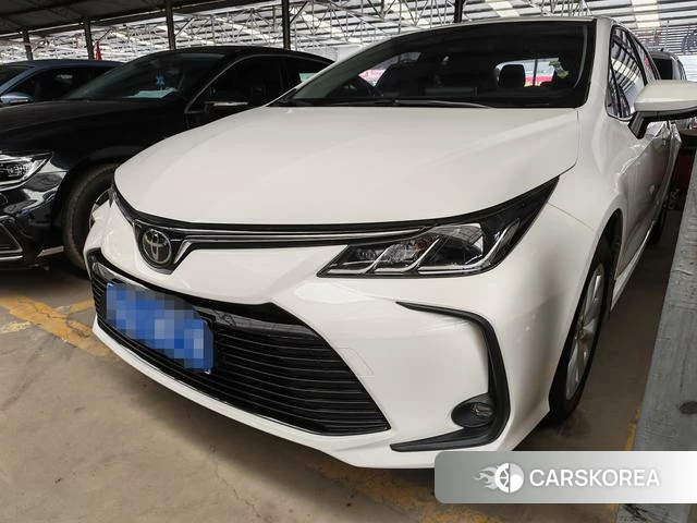Toyota Corolla 2021 Белый из Китая