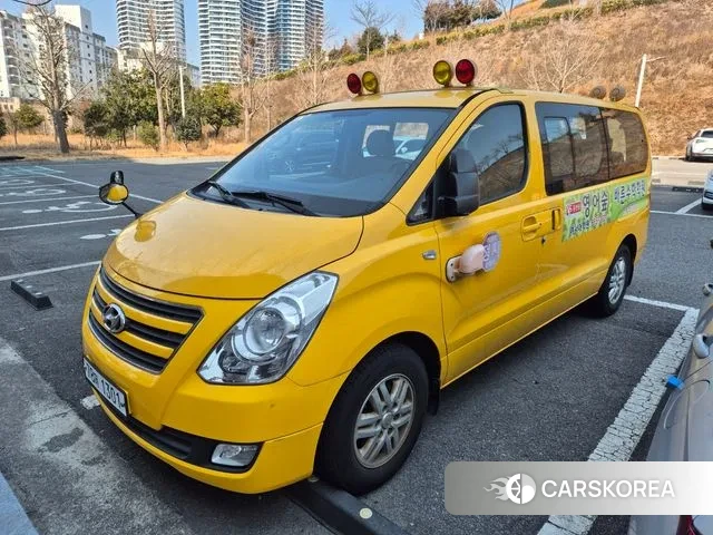 Hyundai The New Grand Starex 2018 Желтый из Кореи