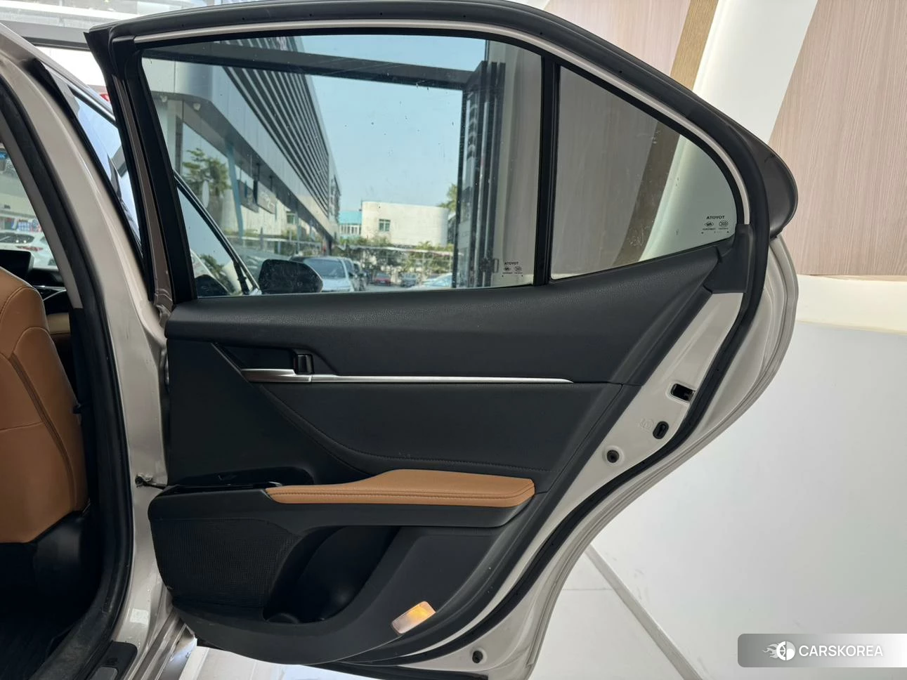 Toyota Camry 2021 Серебристо-серый из Китая