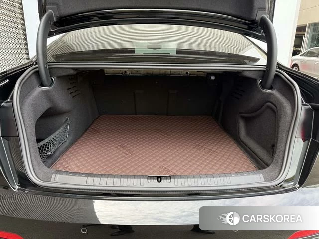 Audi A6L 2025 Черный из Китая