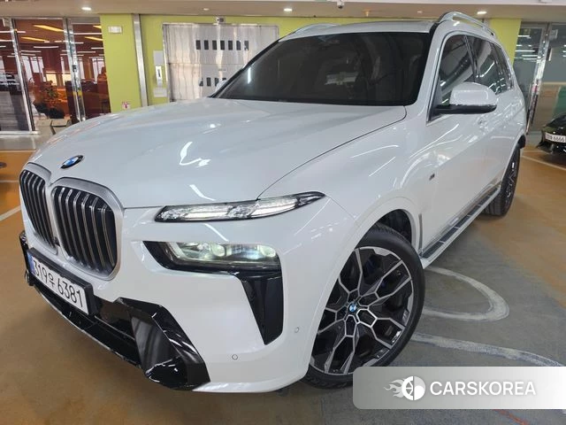BMW X7 (G07) 2025 Белый из Кореи