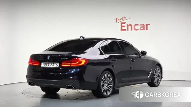 BMW 5 Series (G30) 2020 Черный из Кореи