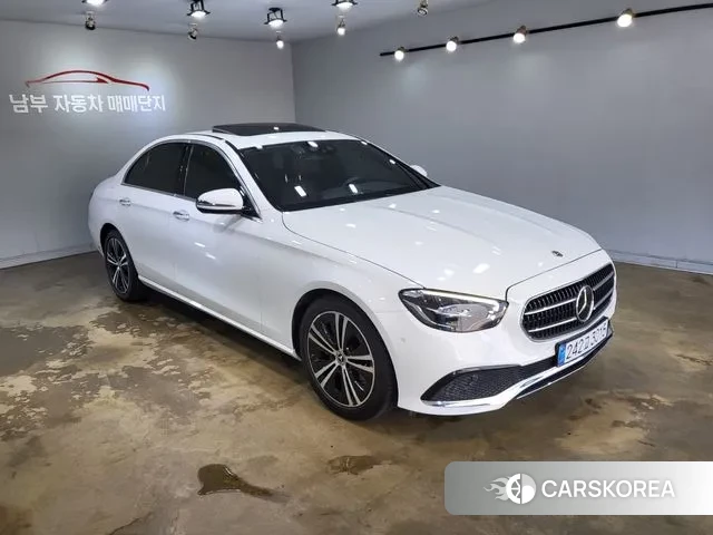 Mercedes-Benz E-Class W213 2020 Белый из Кореи