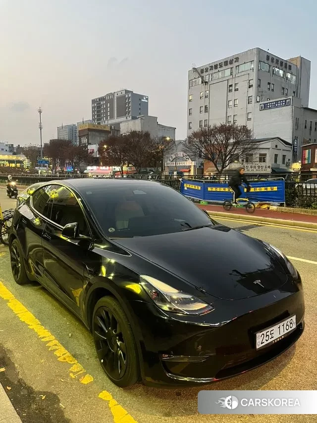 Tesla Model Y 2023 Черный из Кореи