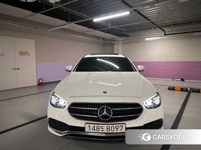 Mercedes-Benz E-Class W213 2022 Белый из Кореи