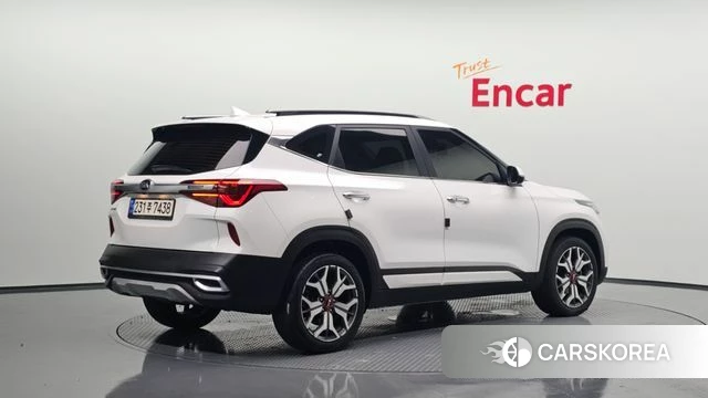 Kia Seltos 2021 Белый из Кореи