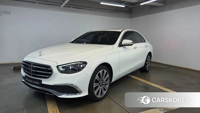 Mercedes-Benz E-Class W213 2023 Белый из Кореи
