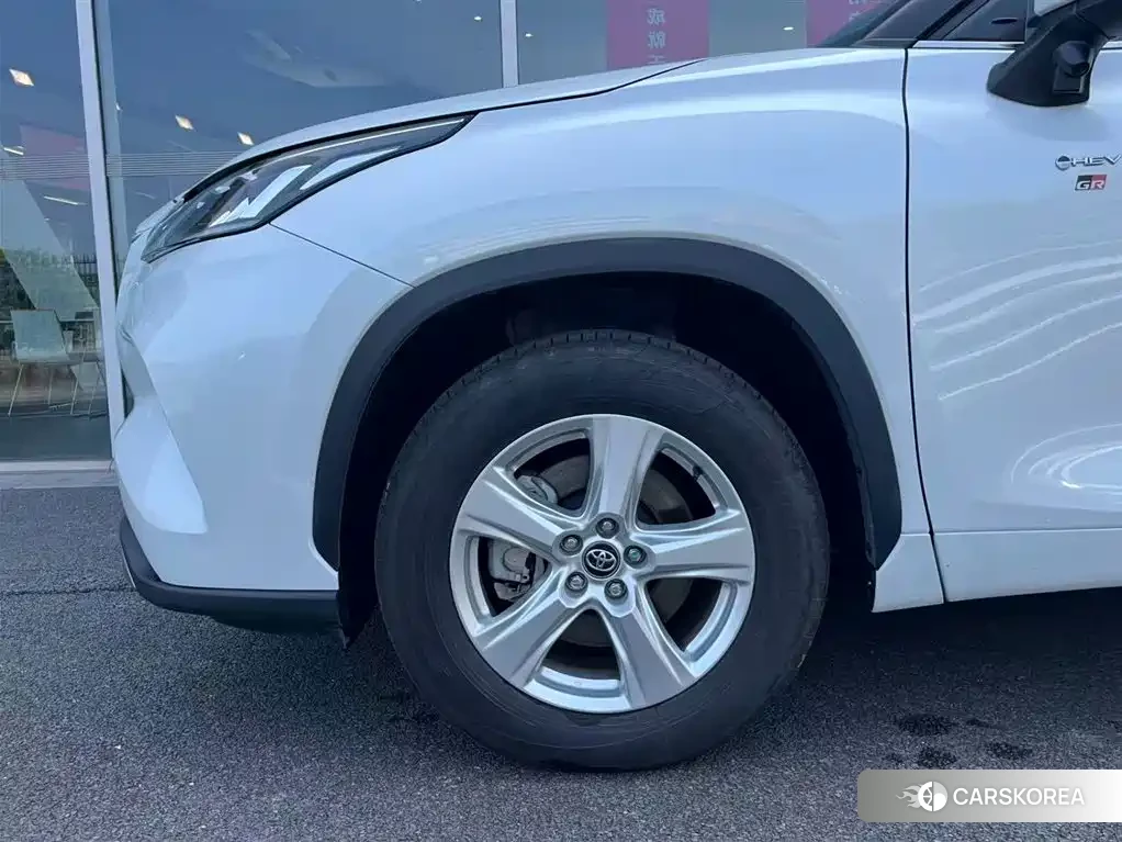 Toyota Highlander 2025 Белый из Китая
