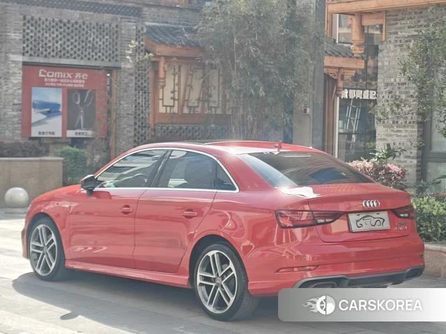 Audi A3 2018 Красный из Китая