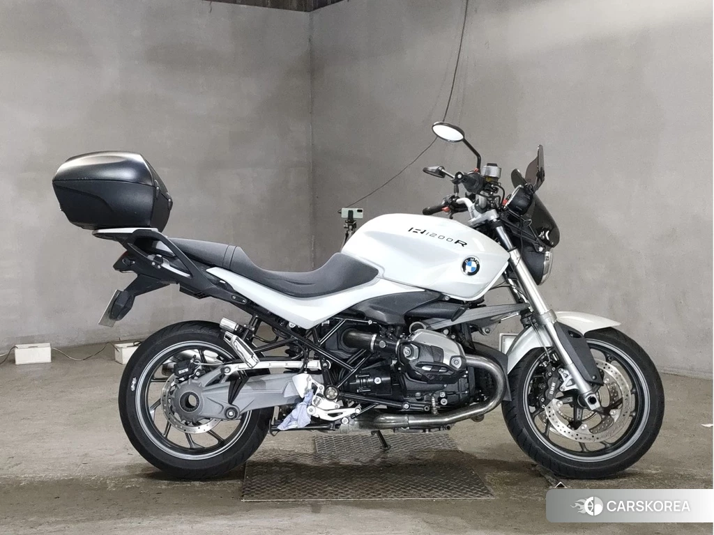 Проданный BMW R1200R 2012 из Японии