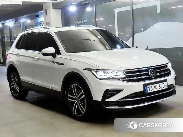 Volkswagen Tiguan second Generation 2023 Белый из Кореи