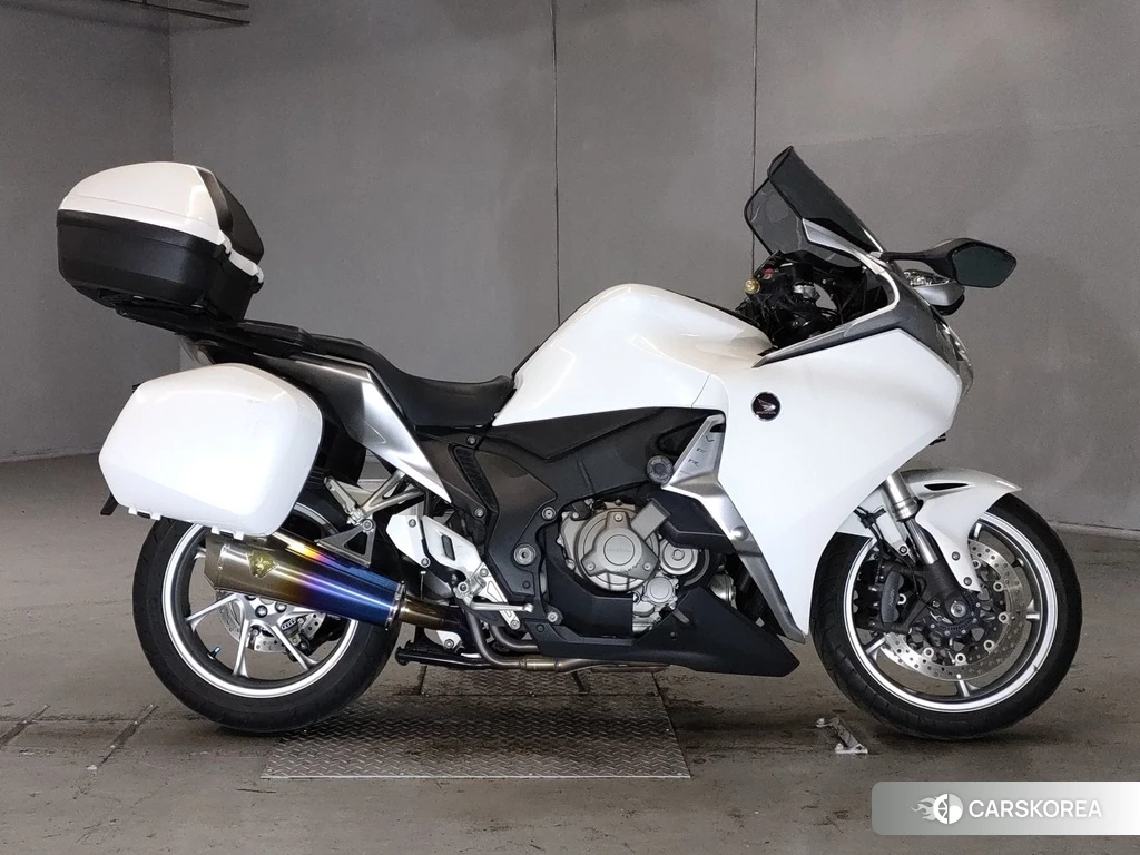 Проданный Honda VFR1200F DCT 2010 из Японии