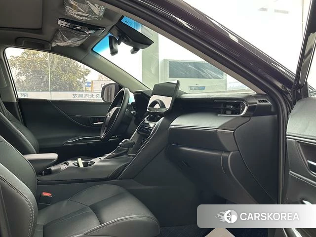 Toyota Ling Fang HARRIER 2023 Черный из Китая