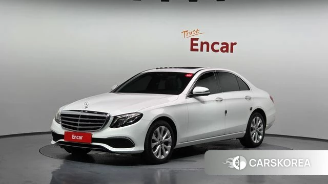 Mercedes-Benz E-Class W213 2019 Белый из Кореи