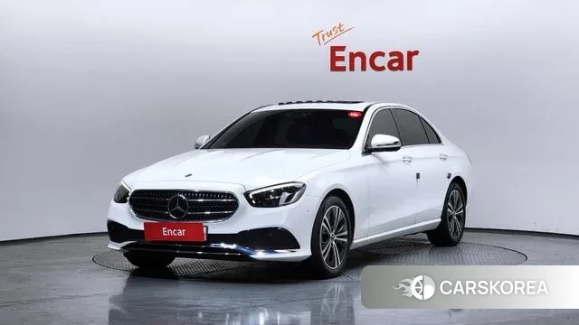 Mercedes-Benz E-Class W213 2021 Белый из Кореи