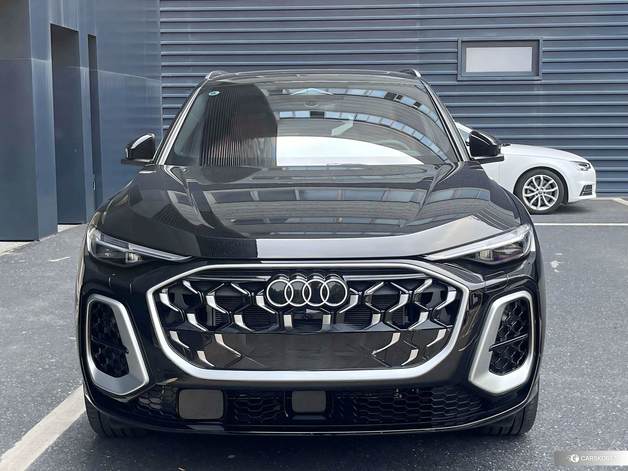 Audi Q5L 2026 Черный из Китая