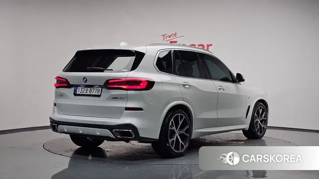 BMW X5 (G05) 2023 Белый из Кореи