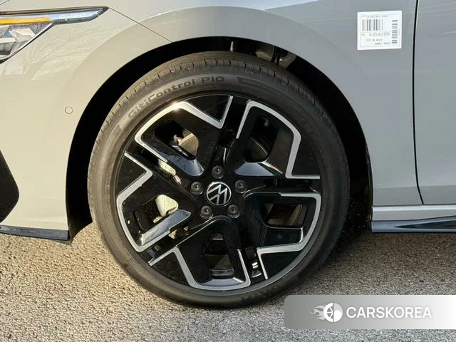 Volkswagen Golf 2026 Темно-серый из Китая