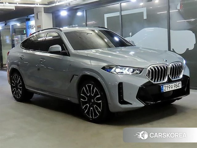 BMW X6 (G06) 2024 Светло-серебряный цвет из Кореи