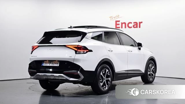 Kia Sportage 5th Generation Hybrid 2023 Белый из Кореи