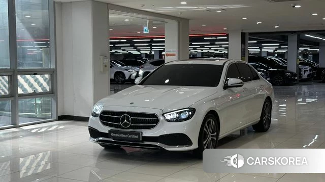 Mercedes-Benz E-Class W213 2022 Белый из Кореи