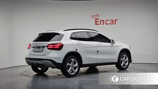 Mercedes-Benz GLA-Class X156 2018 Белый из Кореи