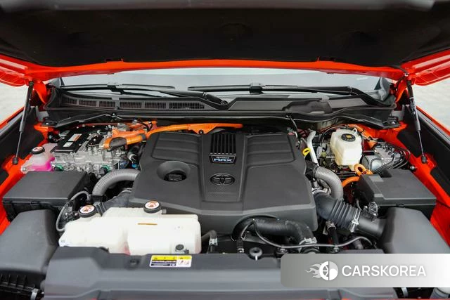 Toyota Sequoia 2024 Красный из Китая