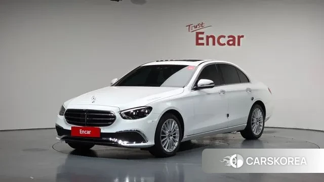 Mercedes-Benz E-Class W213 2021 Белый из Кореи