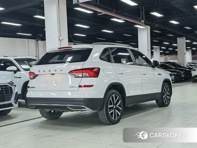 Skoda Komick 2022 Белый из Китая