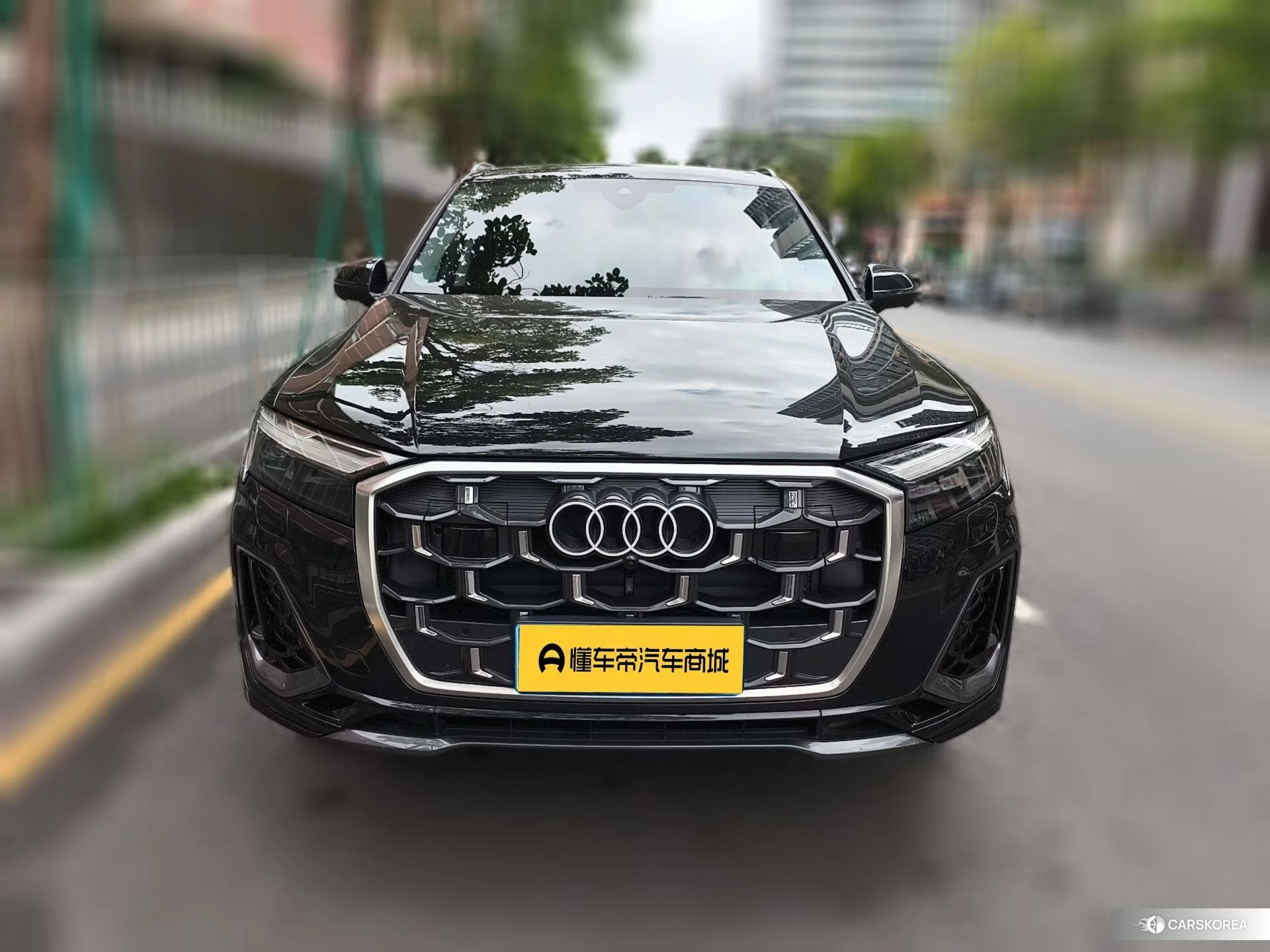 Audi Q7 2024 Черный из Китая