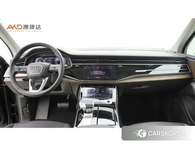 Audi Q7 2024 Черный из Китая