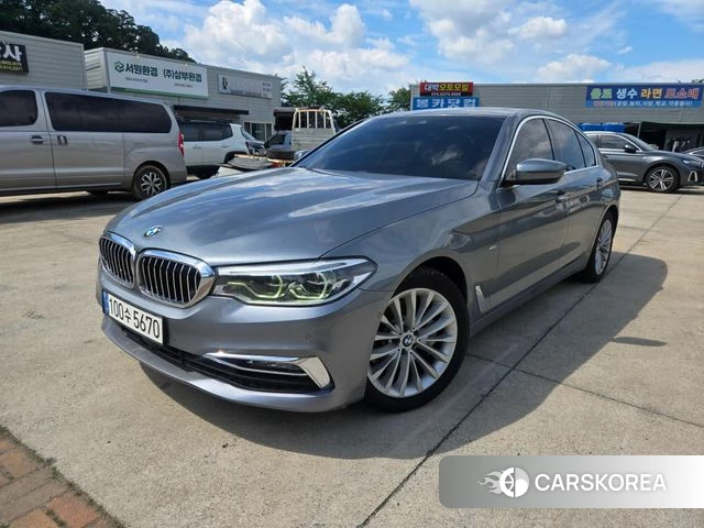 BMW 5 Series (G30) 2018 Серебристо-серый из Кореи