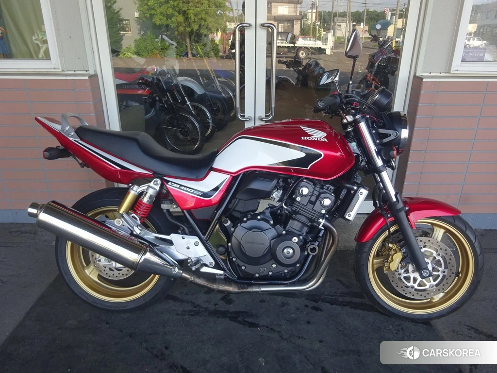 Проданный Honda CB400SF 2012 из Японии