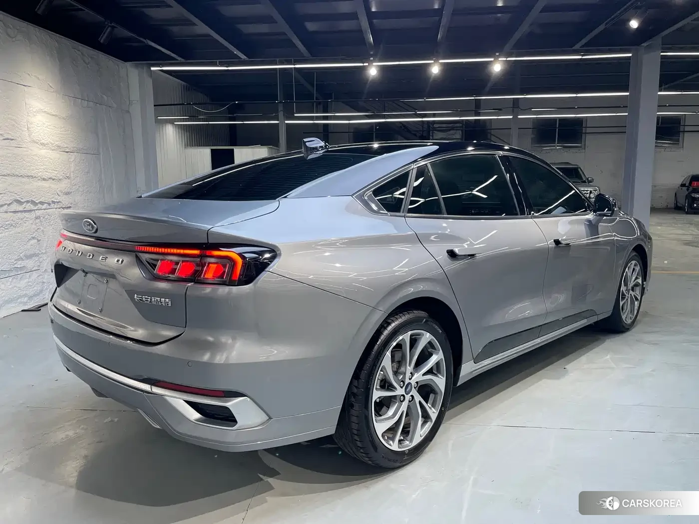 Ford Mondeo 2022 Silver/gray из Китая, фото 2