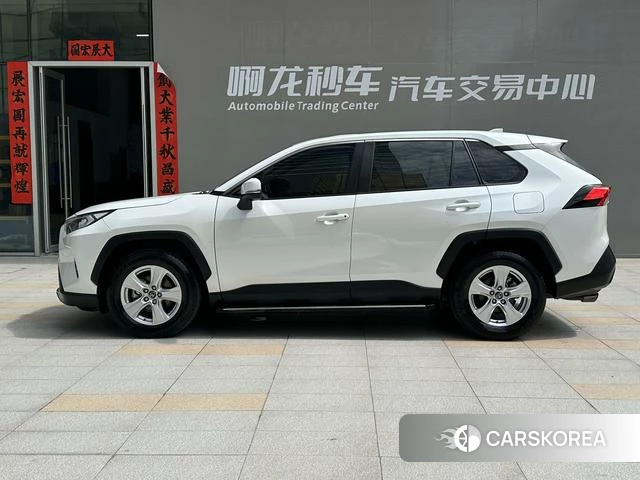 Toyota RAV4 Rongfang 2021 Белый из Китая