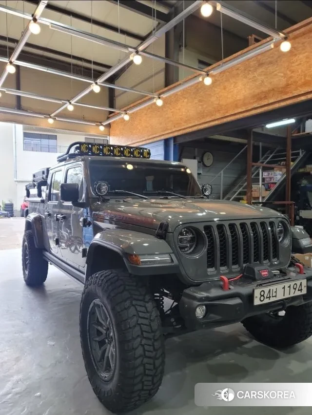 Jeep Gladiator (JT) 2021 Серебристо-серый из Кореи