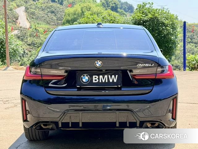BMW 3 series 2023 Черный из Китая