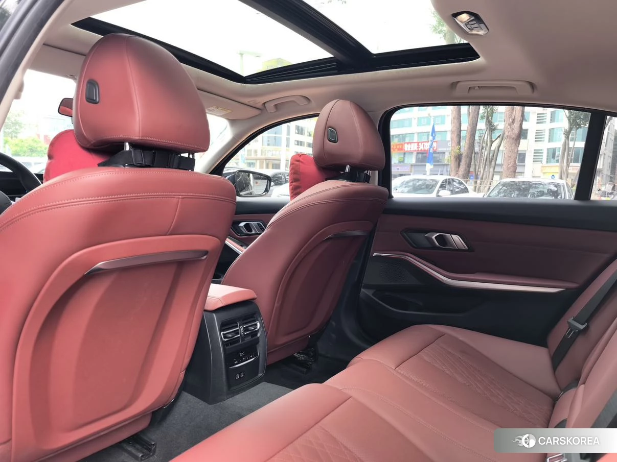 BMW 3 series 2022 Черный из Китая