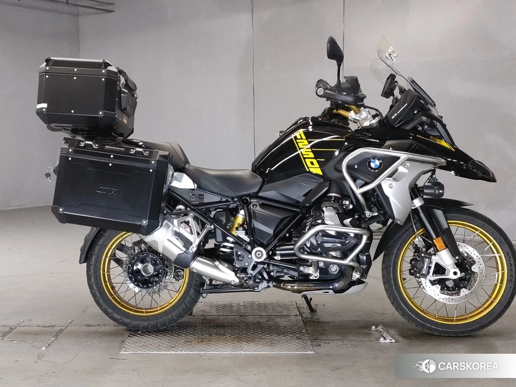 Проданный BMW R1250GS 2021 из Японии