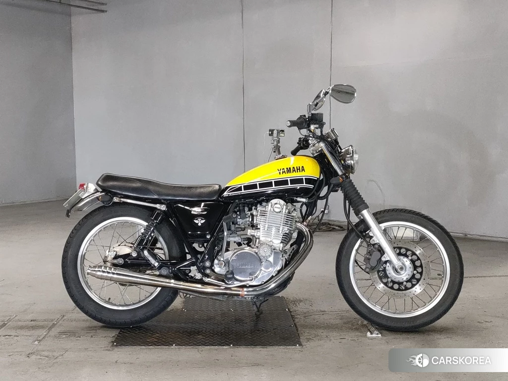 Проданный Yamaha SR 400 2018 из Японии