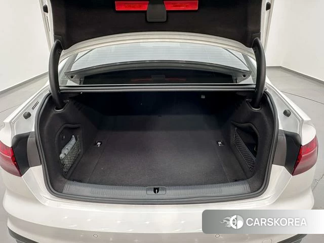 Audi A4L 2024 Белый из Китая