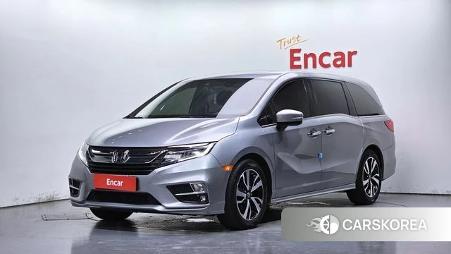 Honda Odyssey 2020 Серебристо-серый из Кореи