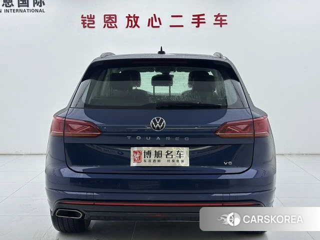 Volkswagen Touareg 2021 Синий из Китая