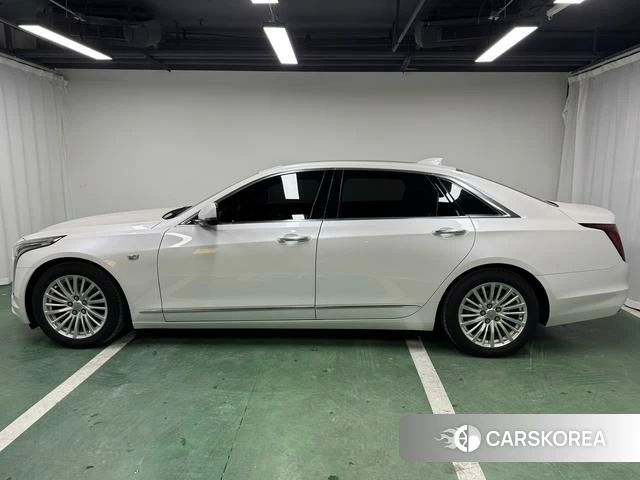 Cadillac CT6 2021 Белый из Китая