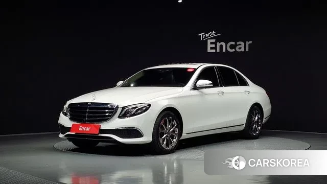 Mercedes-Benz E-Class W213 2018 Белый из Кореи